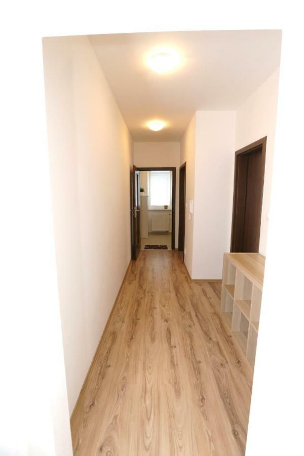 Samorin - Apartment In The Center - Private Parking - Klimatizacia Exterior photo
